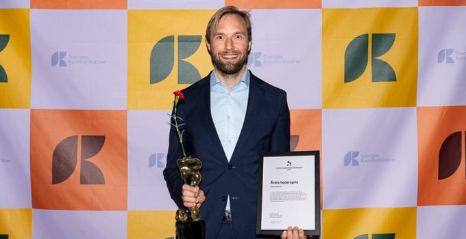 Oscar Jonsson får Sveriges kommunikatörers hederspris 2023.