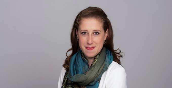 Porträtt av Julia Zulver.