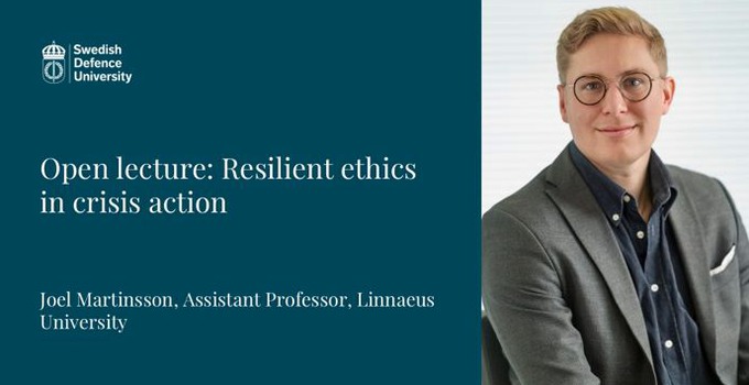 Föreläsningens titel samt porträtt av Joel Martinsson.