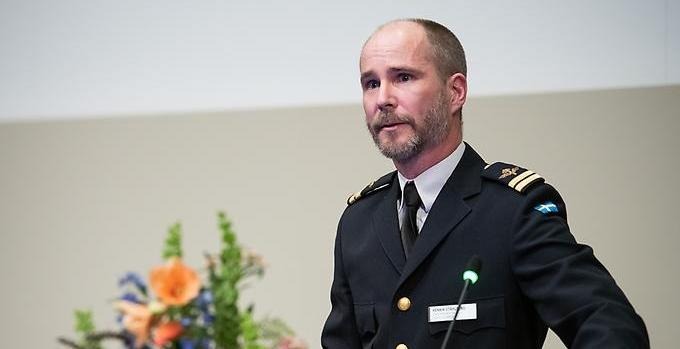 Henrik Ståhlberg håller tal vid Högtidsdagen 2021.