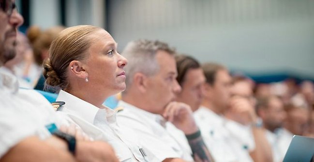 Första veckan för Högre officersprogrammet 22-25. Självpresentationer och besök på mässen.