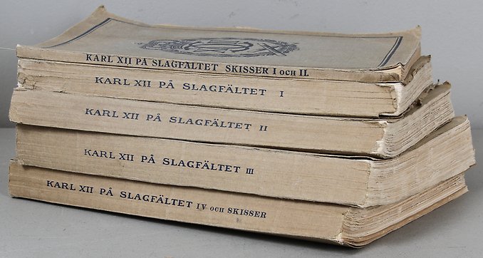 Hög med äldre böcker: Karl den XII på slagfältet
